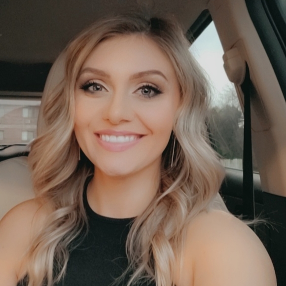 Meet your Posher, Kelsey - Picture 1 of 1